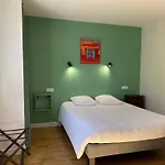 Logis Le Clos Pite Ξενοδοχείο 3*