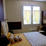 Ξενοδοχείο Logis Le Clos Pite Préchacq