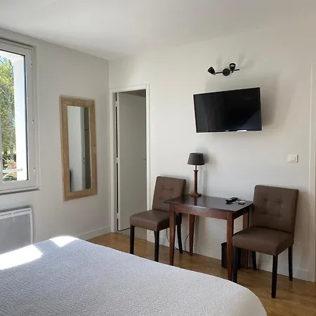 Logis Le Clos Pite 3* Préchacq
