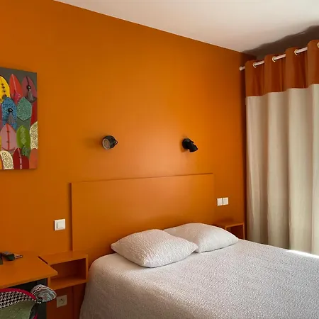 Logis Le Clos Pite Otel