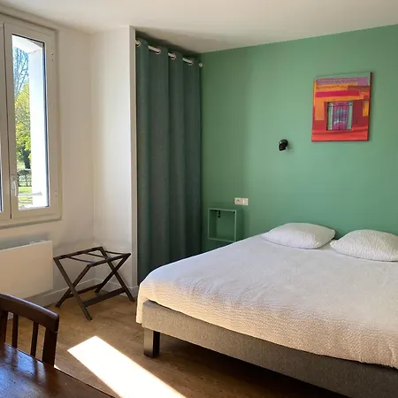Ξενοδοχείο Logis Le Clos Pite 3*