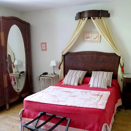 Logis Le Clos Pite Otel 3*