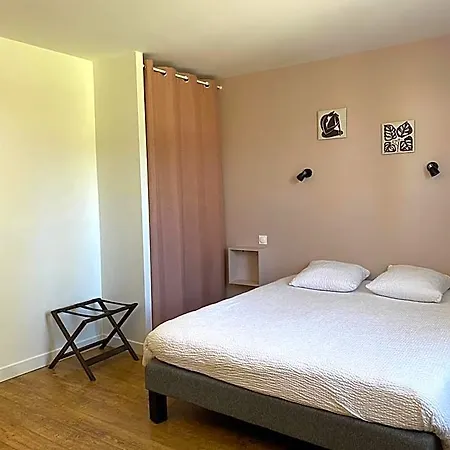 Logis Le Clos Pite Hotel Préchacq