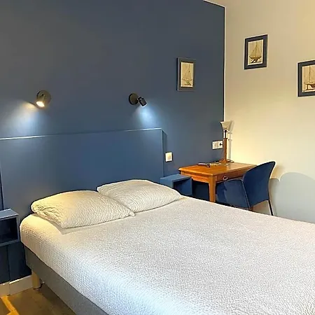 Logis Le Clos Pite Hotel 3*