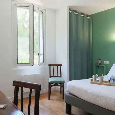 Hotel Logis Le Clos Pite 3*