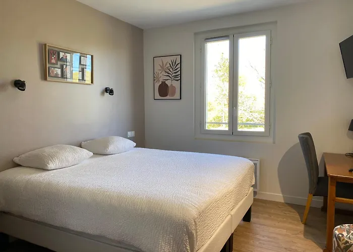 Logis Le Clos Pite 3* Préchacq