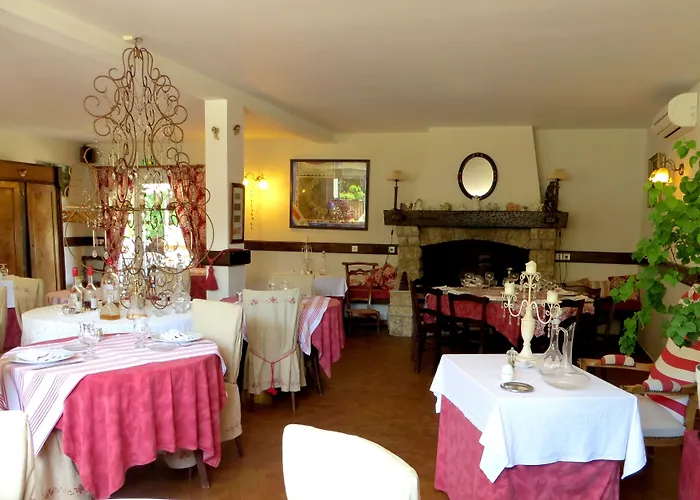 Logis Le Clos Pite Ξενοδοχείο 3*